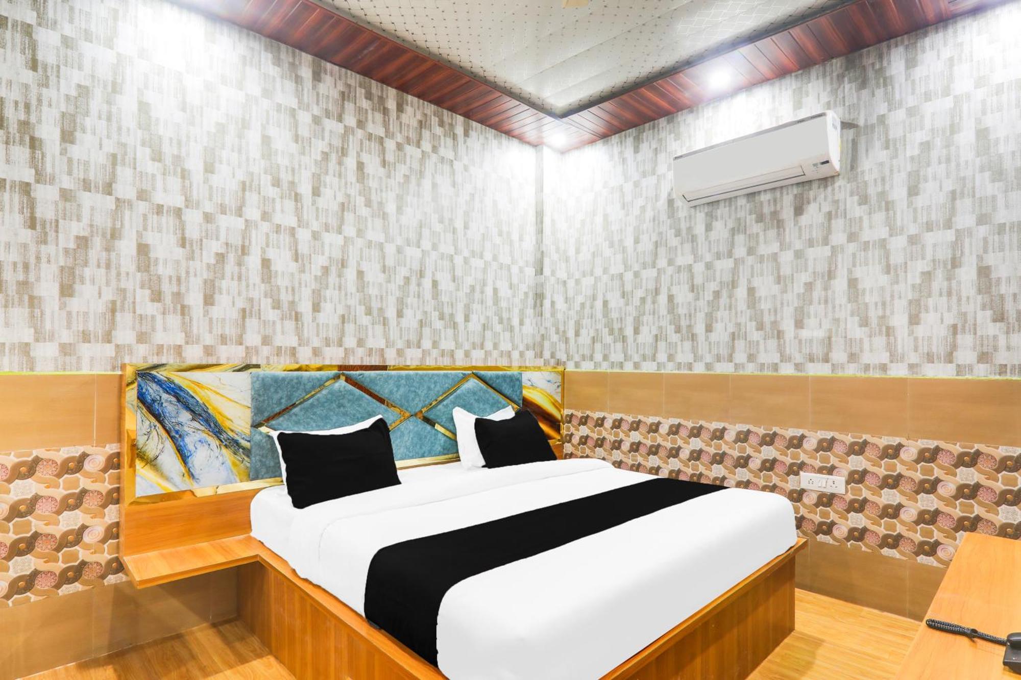 Hotel O V. K Palace Inn ลัคเนา ภายนอก รูปภาพ