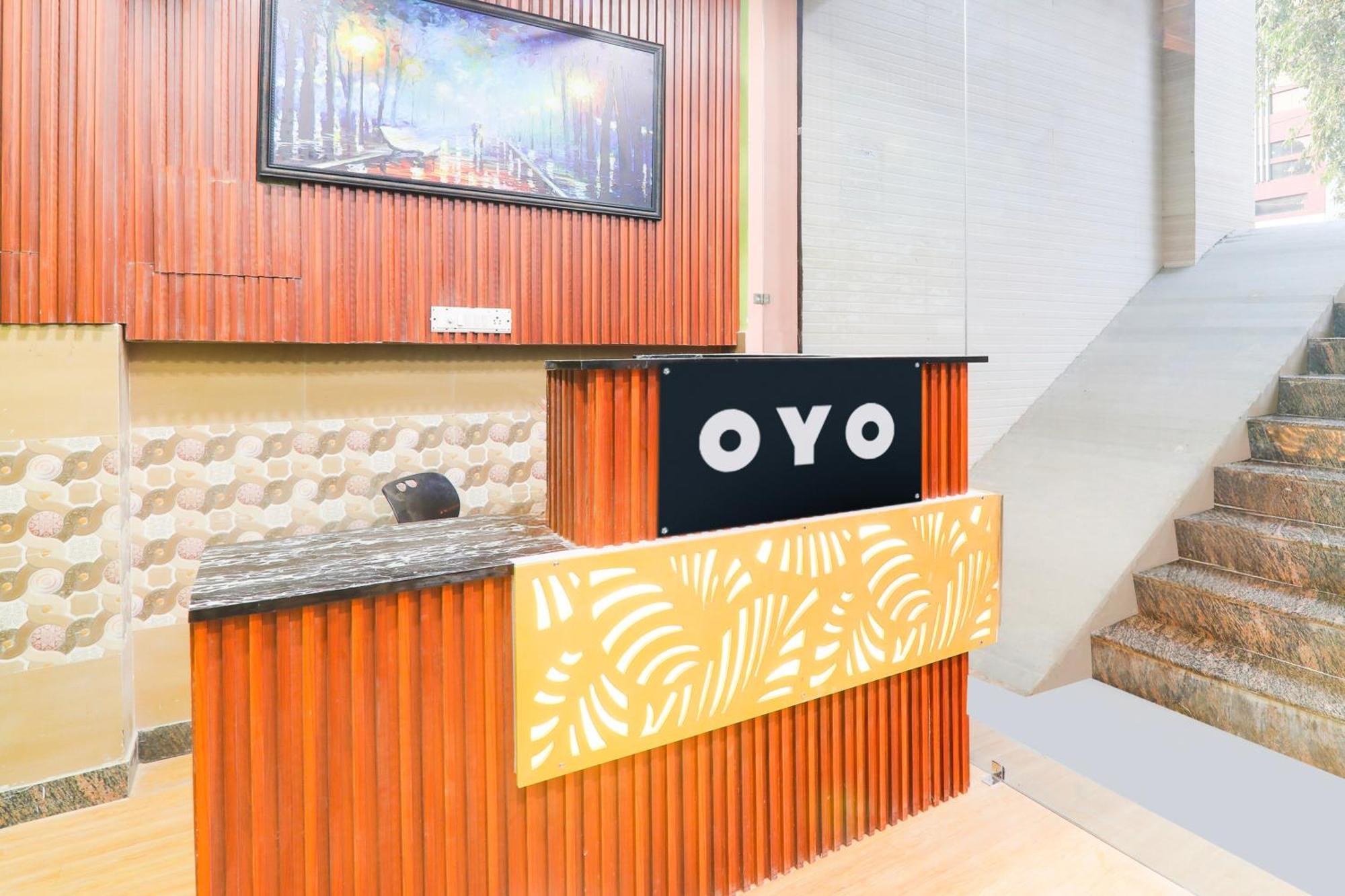 Hotel O V. K Palace Inn ลัคเนา ภายนอก รูปภาพ